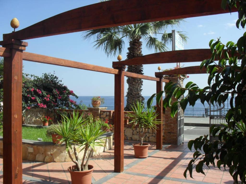 Hotel Solemar SantʼAlessio Siculo Eksteriør bilde